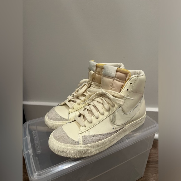 Nike Blazer Mid 77 Vintage Coconut Milk Women's Size 6.5 - Picture 2 of 4